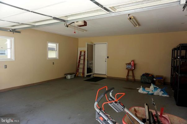Garage, Interior