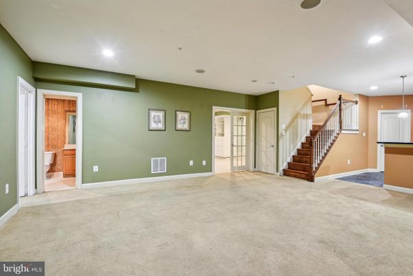 Bathroom, Empty room, Interior, Pendant Lights, Recessed Lighting