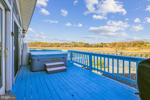 Exterior, Hot Tub