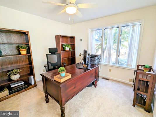Home Office, Interior