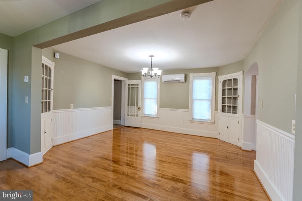 Chandelier, Empty room, Interior, Wood Texture Flooring