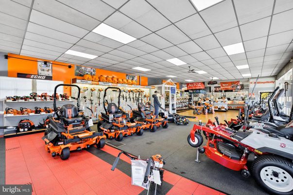 Fitness Equipment, Interior, Recessed Lighting