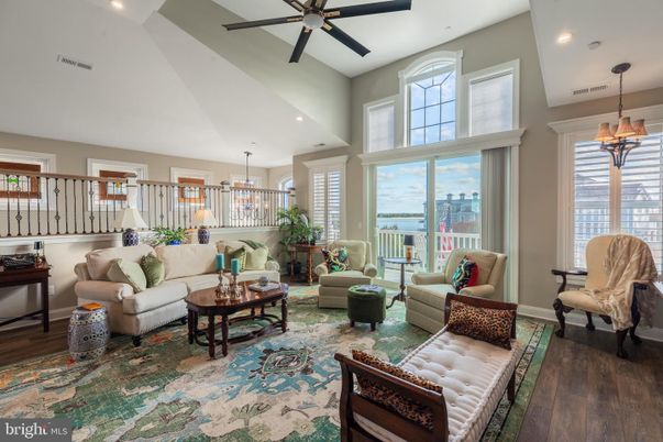 Interior, Living room, Pendant Lights, Recessed Lighting, Wood Texture Flooring