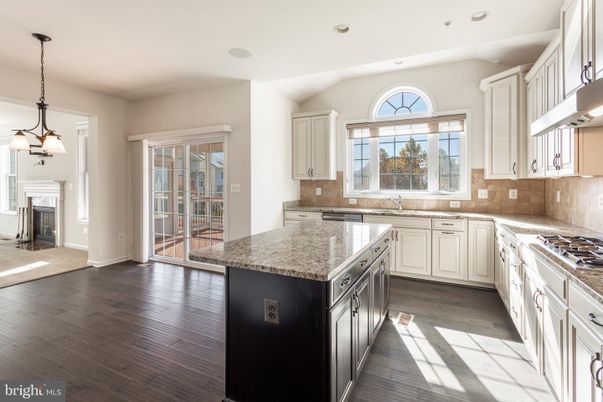 Fireplace, Interior, Kitchen, Pendant Lights, Recessed Lighting, Wood Texture Flooring