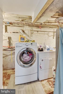 Interior, Utility Closets, Washer, Wood Texture Flooring