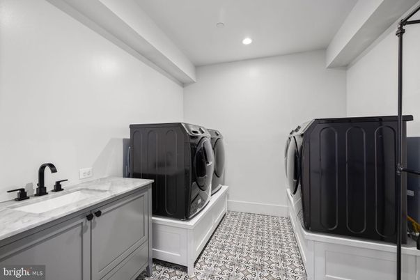 Interior, Recessed Lighting, Washer