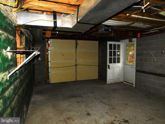 Garage, Interior