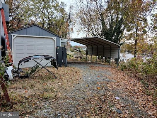 Backyard, Detached Garage, Exterior