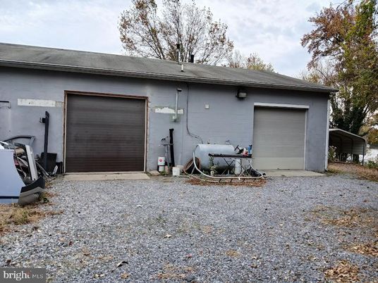 Detached Garage, Exterior
