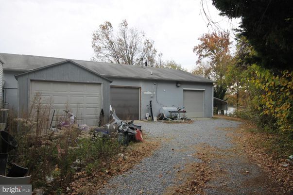 Backyard, Detached Garage, Exterior