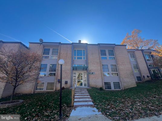 Exterior, Facade, Brick Facade, Rowhouse