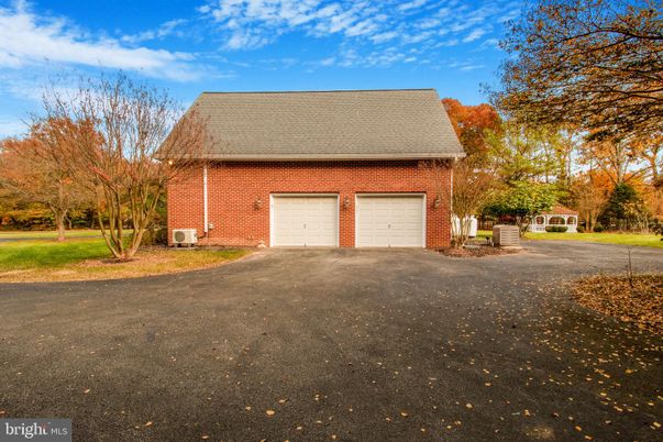 Detached Garage, Exterior