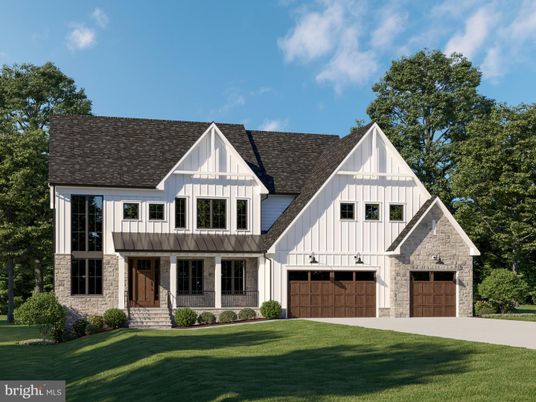 Attached, Exterior, Facade, Farmhouse