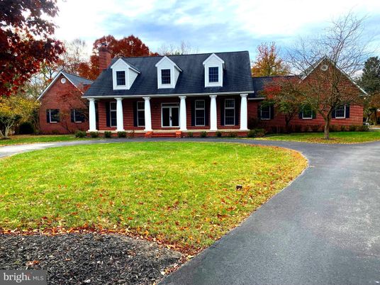 Exterior, Facade, Brick Facade, Cape Cod