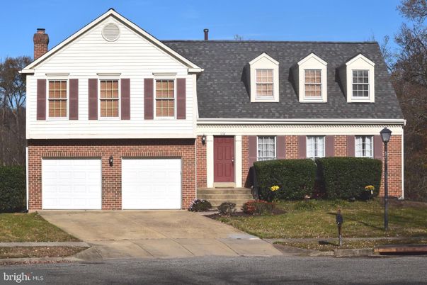 Attached, Exterior, Facade, Brick Facade, Split Level