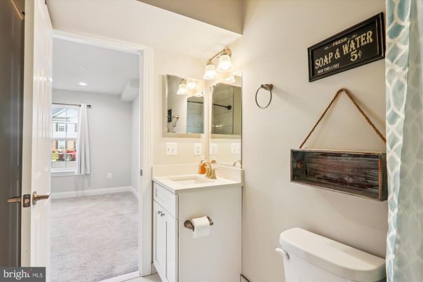 Bathroom, Interior, Recessed Lighting