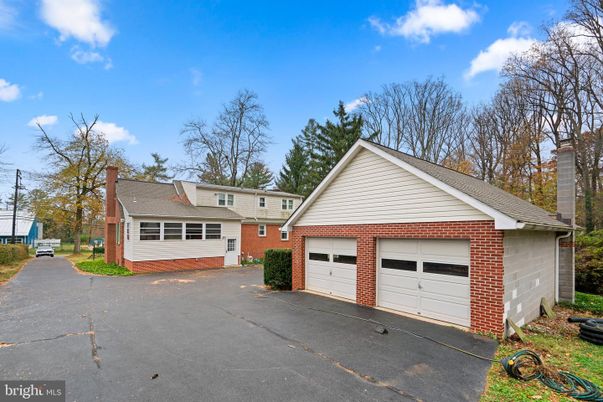 Detached Garage, Exterior