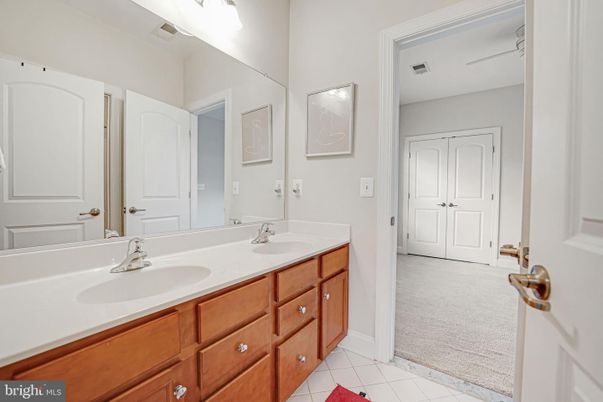 Bathroom, Dual Sink Vanities, Interior
