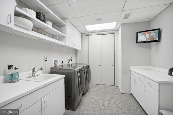 Interior, Washer