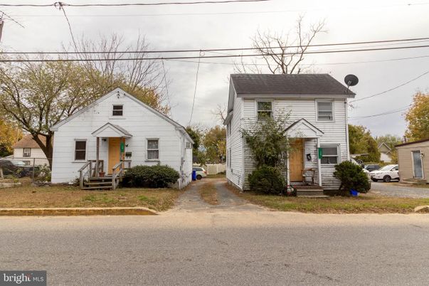 Exterior, Facade, Cape Cod