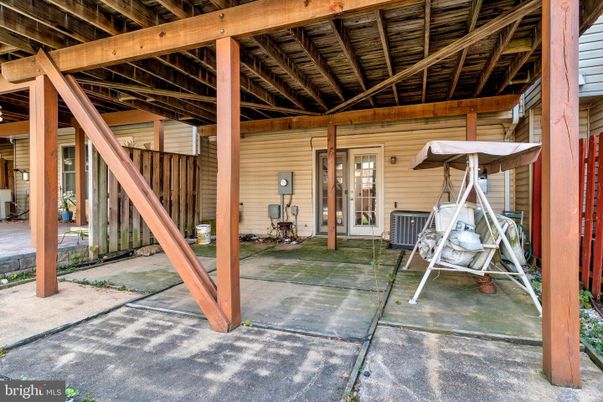 Exterior, Wooden Beams