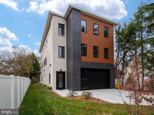 Attached, Exterior, Facade, Brick Facade, Rowhouse