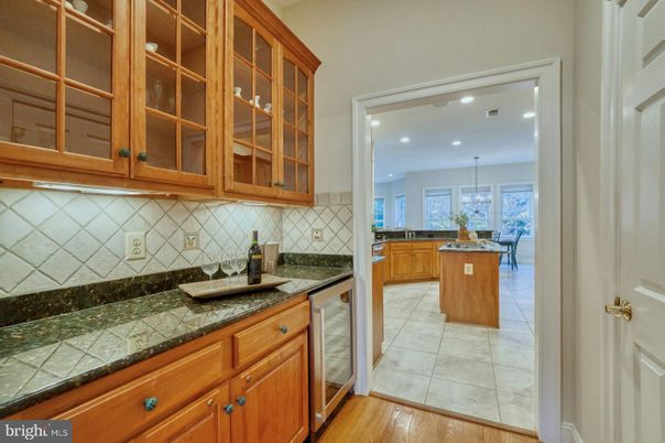 Dining room, Interior, Kitchen, Recessed Lighting, Wood Texture Flooring
