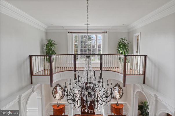 Chandelier, Interior