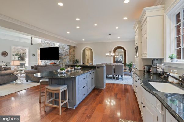 Chandelier, Dining room, Interior, Kitchen, Living room, Pendant Lights, Recessed Lighting, Wood Texture Flooring