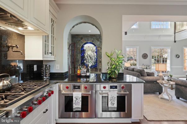 Interior, Kitchen, Living room, Stainless Steel Appliances