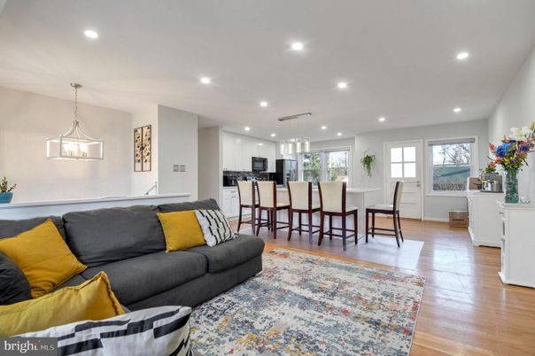 Dining room, Interior, Kitchen, Living room, Pendant Lights, Recessed Lighting, Wood Texture Flooring