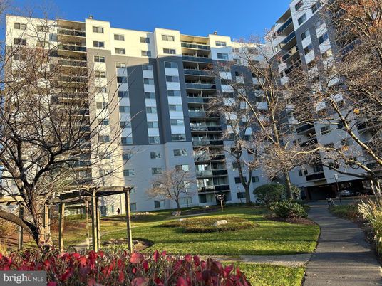 Exterior, Facade, Condo Building