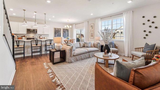 Dining room, Interior, Kitchen, Living room, Pendant Lights, Recessed Lighting, Stainless Steel Appliances, Wood Texture Flooring