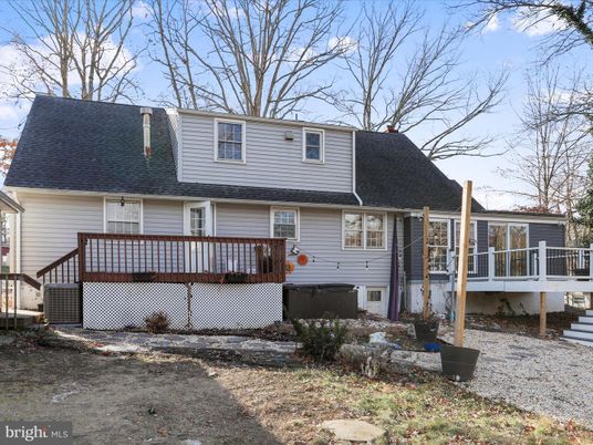 Exterior, Facade, Cape Cod