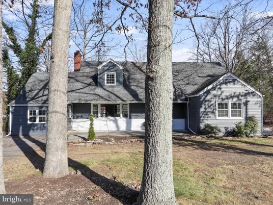 Exterior, Facade, Cape Cod