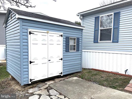 Detached Garage, Exterior