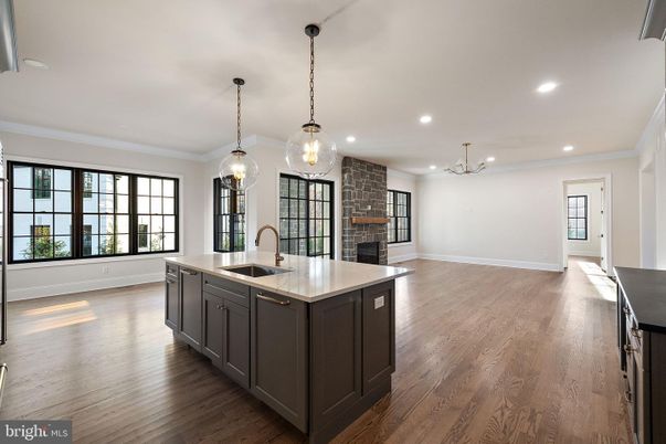 Fireplace, Interior, Kitchen, Pendant Lights, Recessed Lighting, Wood Texture Flooring