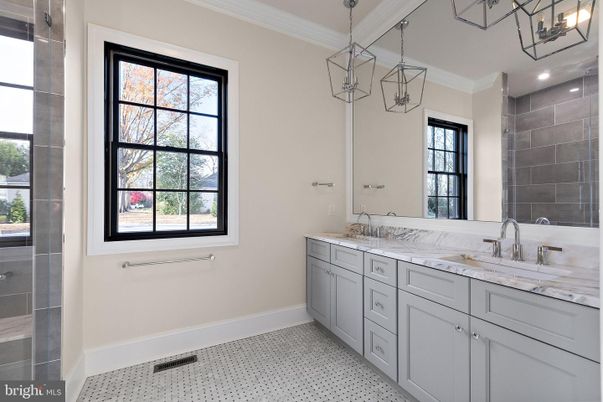 Bathroom, Dual Sink Vanities, Interior, Pendant Lights, Recessed Lighting