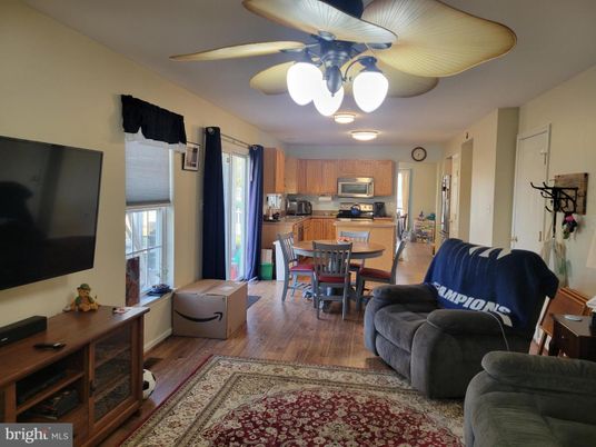 Dining room, Interior, Kitchen, Stainless Steel Appliances, Wood Texture Flooring