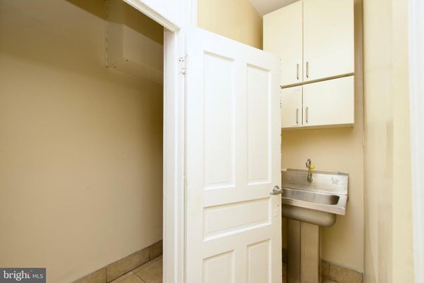 Interior, Washer