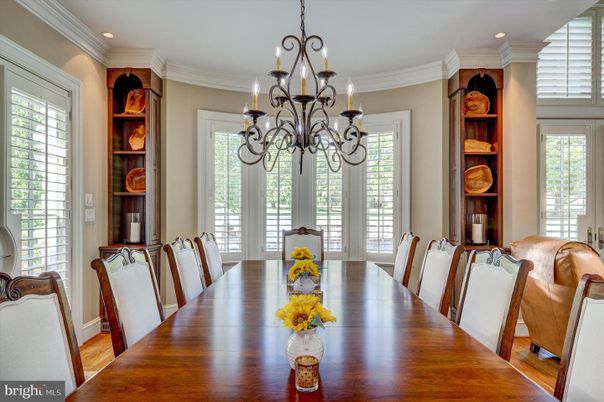 Chandelier, Dining room, Interior, Recessed Lighting, Wood Texture Flooring