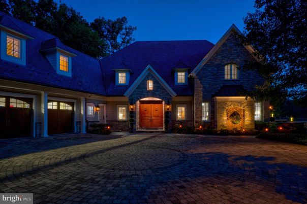 Exterior, Facade, Brick Traditional
