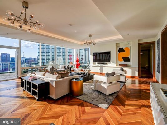 Interior, Living room, Pendant Lights, Recessed Lighting, Wood Texture Flooring