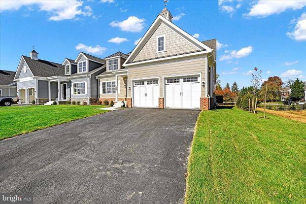 Attached, Exterior, Facade, Farmhouse