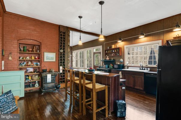 Dining room, Interior, Kitchen, Pendant Lights, Stone Walls, Wood Texture Flooring
