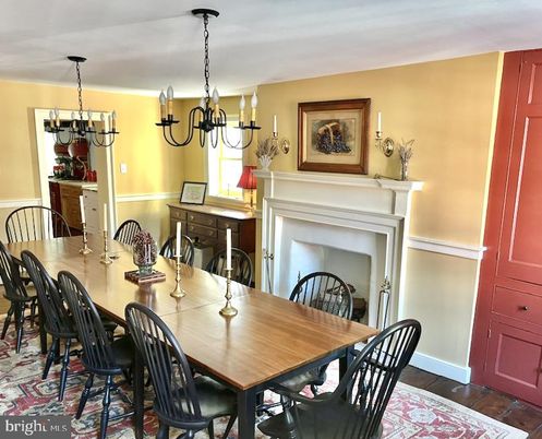 Chandelier, Dining room, Fireplace, Interior, Wood Texture Flooring