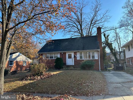 Exterior, Facade, Brick Facade, Cape Cod