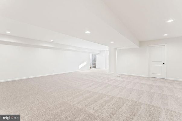 Empty room, Interior, Recessed Lighting