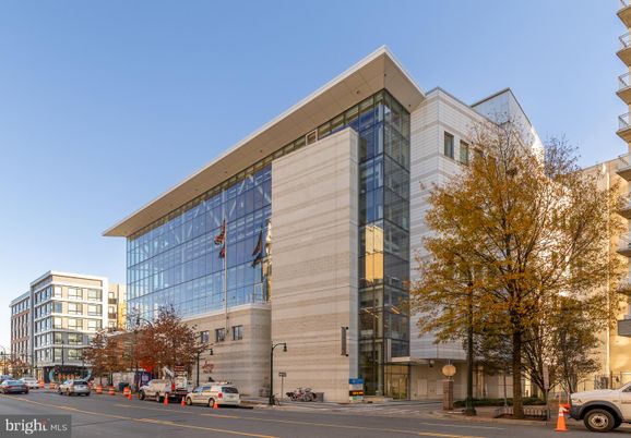 Exterior, Facade, Highrise