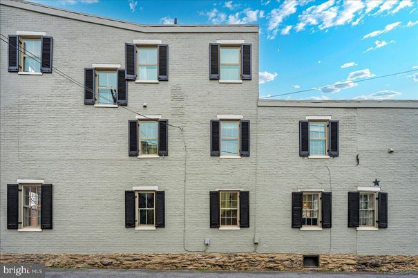 Exterior, Facade, Brick Facade, Rowhouse